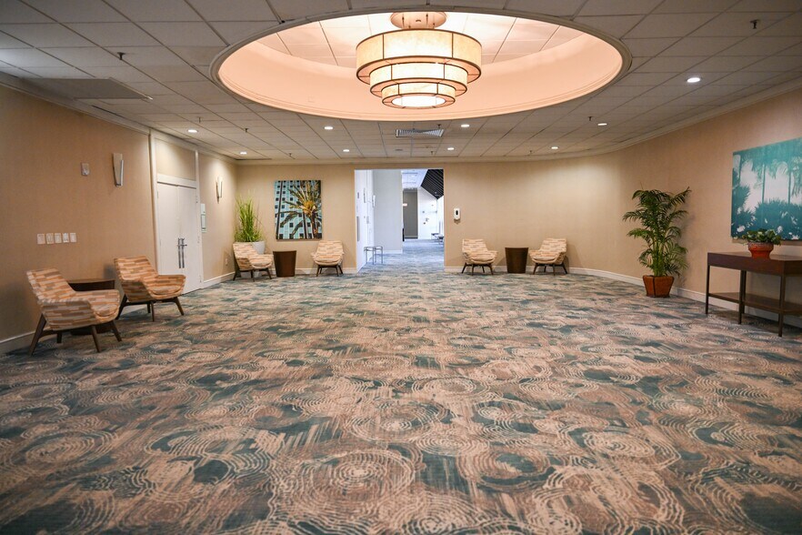 More Photos Of 7707 NW 103rd St, Hialeah Hotel For Sale