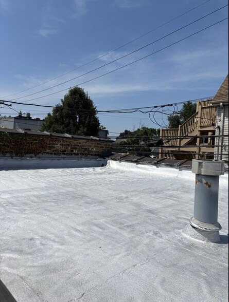 More Photos Of 4052 N Western Ave, Chicago Flex For Sale