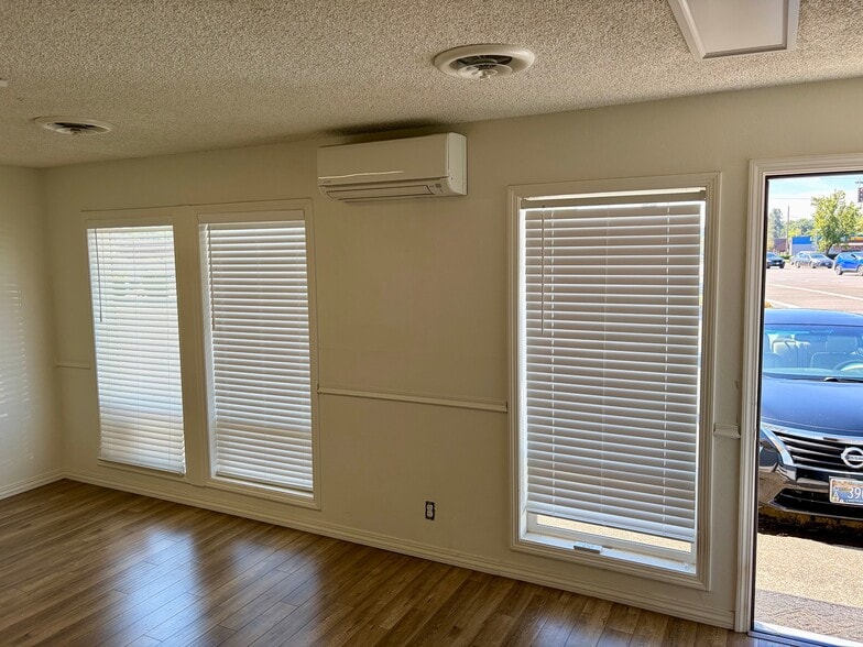 More Photos Of 5042-5060 Commercial St SE, Salem Office For Lease