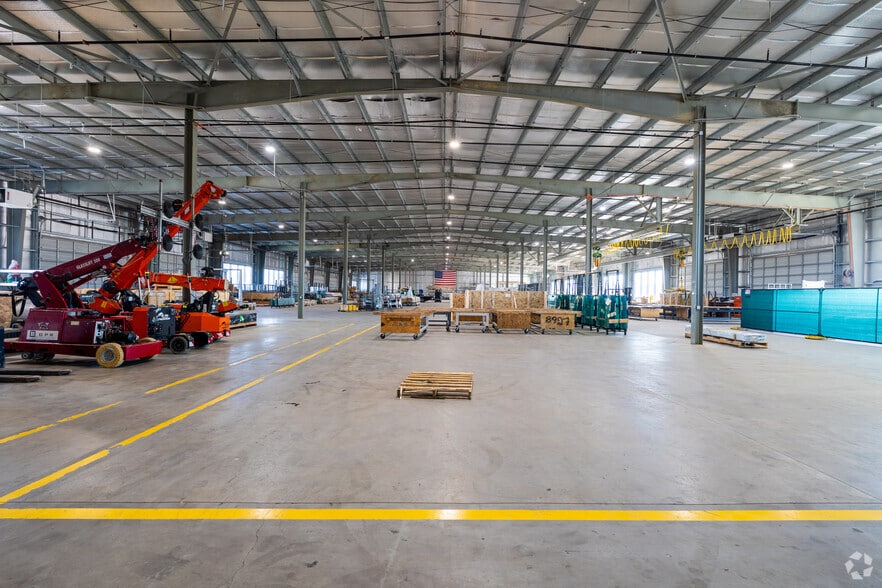 More Photos Of 410 Jack Enders Blvd, Berryville Industrial For Lease