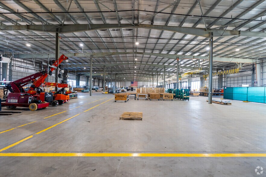 More Photos Of 410 Jack Enders Blvd, Berryville Industrial For Lease