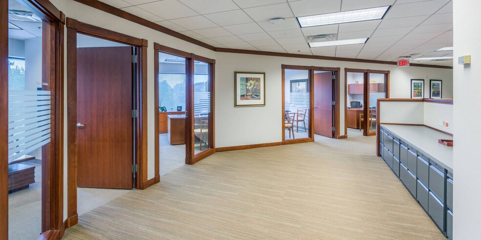 More Photos Of 208 Golden Oak Ct, Virginia Beach Office For Lease