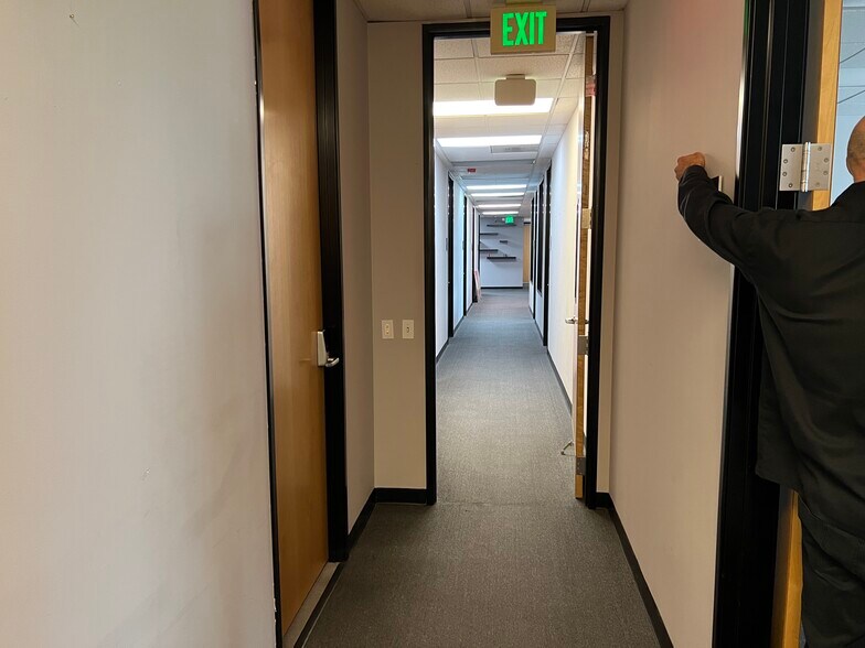 More Photos Of 2710 Media Center Dr, Los Angeles Research And Development For Lease