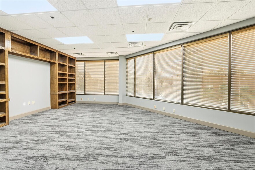 More Photos Of 2252 Killearn Center Blvd, Tallahassee Office For Lease