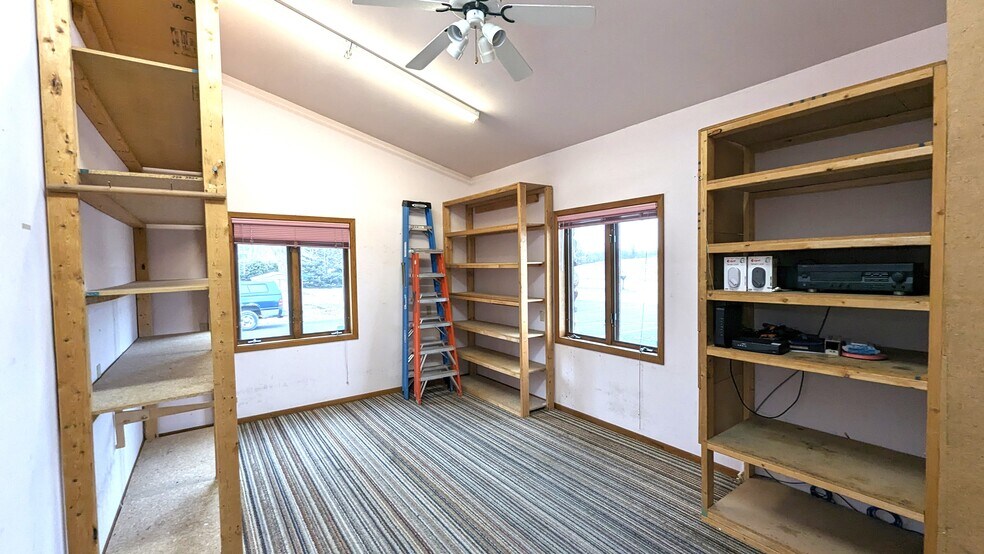 More Photos Of 1276 W Winneconne Ave, Neenah Storefront For Sale