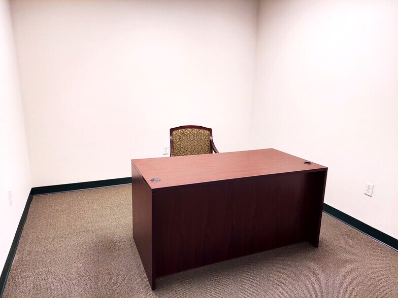 More Photos Of 22375 Broderick Dr, Sterling Office For Sale