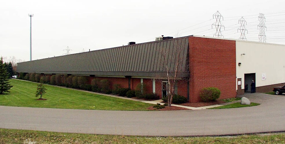 More Photos Of 7640 Hub Pky, Valley View Warehouse For Sale