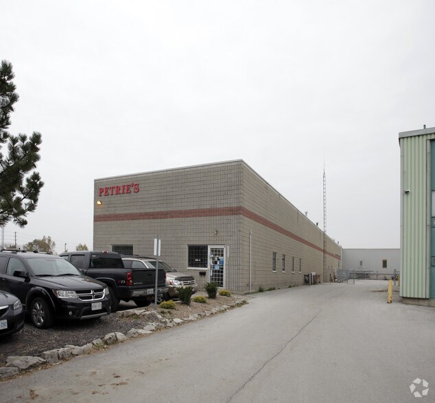 More Photos Of 740 Weller Crt, Oakville Warehouse For Sale