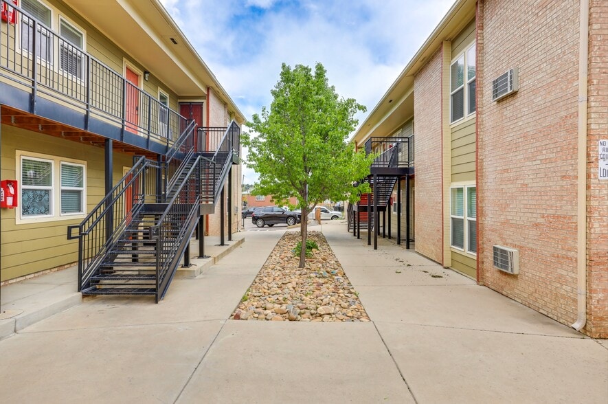 More Photos Of 10165 W 59th Ave, Arvada Apartments For Sale