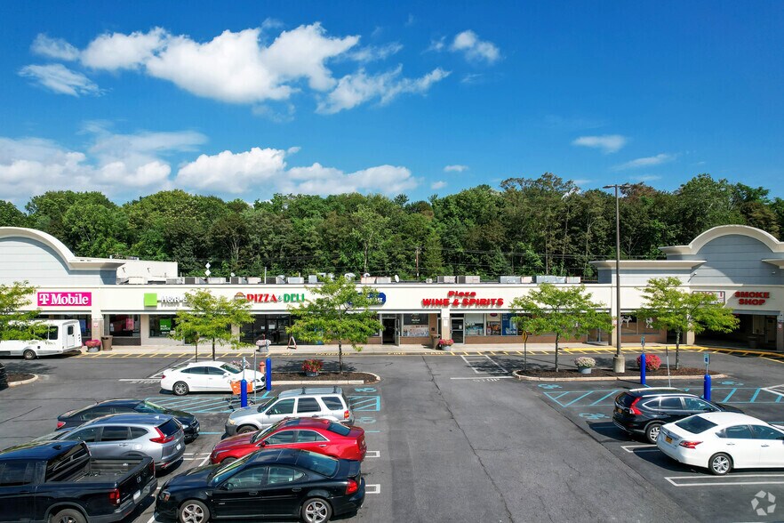 More Photos Of 51 Burnett Blvd, Poughkeepsie Freestanding For Lease