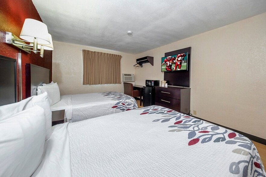 More Photos Of 10901 Harts Rd, Jacksonville Hotel For Sale