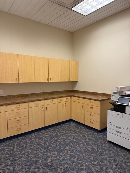 More Photos Of 3684 N Townsend Ave, Montrose Flex For Sale