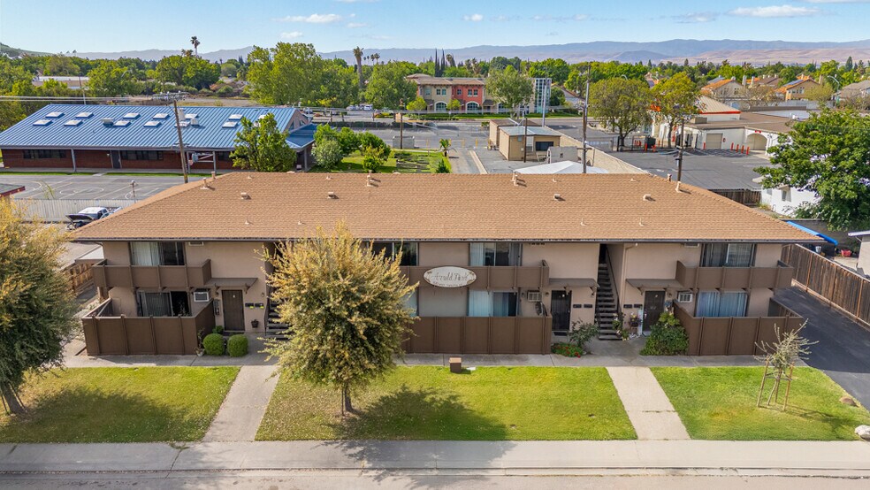 More Photos Of 1510 W 12th St, Tracy Apartments For Sale