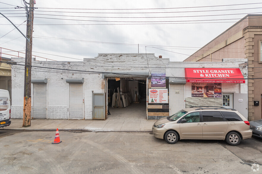 Primary Photo Of 22 Wave St, Staten Island Light Manufacturing For Sale