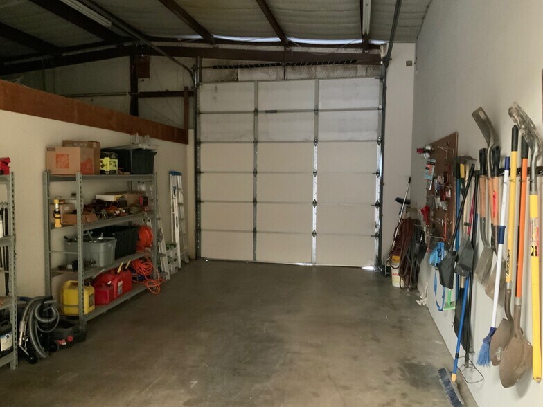 More Photos Of 641 Industrial Blvd, Grapevine Distribution For Lease