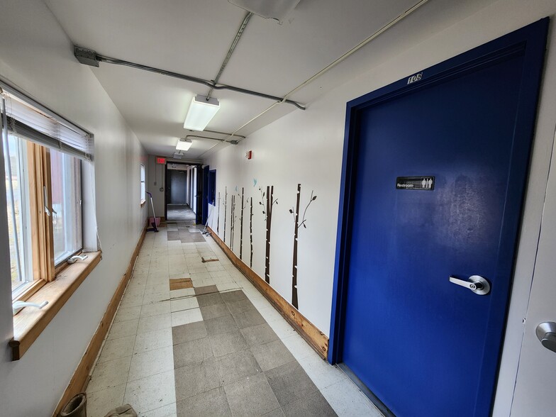 More Photos Of 303 Gunderman Rd, Spencer Manufacturing For Sale