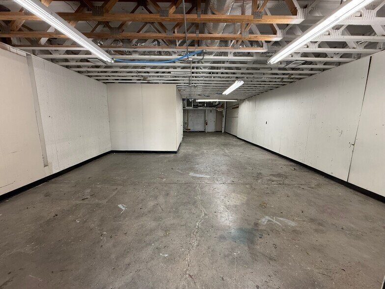 More Photos Of 5308 N Middlebrook Pike, Knoxville Light Manufacturing For Lease