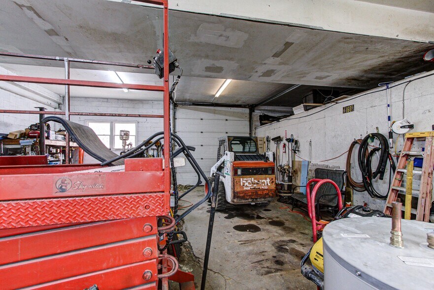 More Photos Of 3328 Huntingdon Pike, Huntingdon Valley Service For Sale