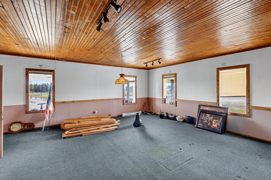 More Photos Of , Post Falls General Retail For Sale