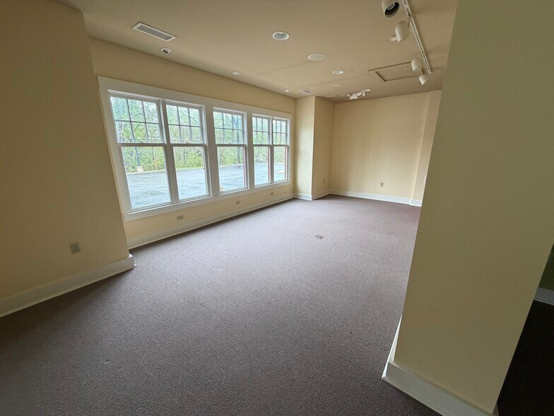 More Photos Of 15638 IN-23, Granger Freestanding For Lease