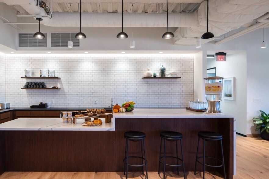 More Photos Of 500 N Brand Blvd, Glendale Coworking Space