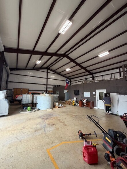 More Photos Of 14707 Fitzhugh Rd, Austin Warehouse For Lease