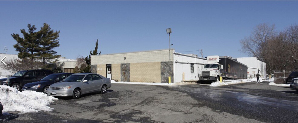 More Photos Of 22 Connor Ln, Deer Park Warehouse For Sale