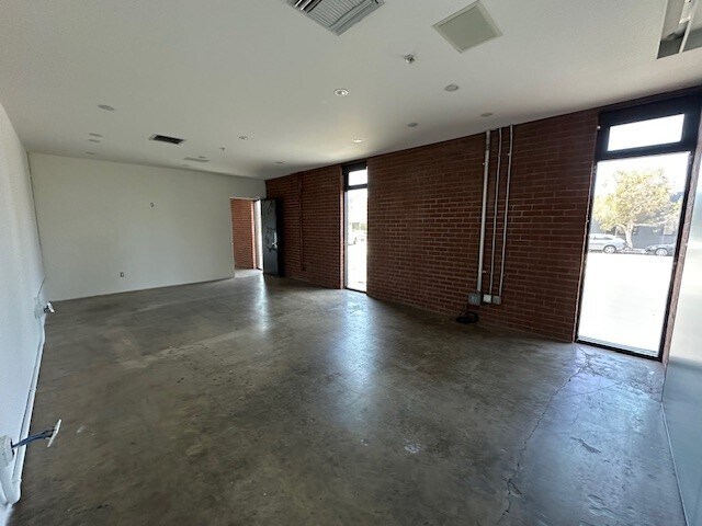 More Photos Of 1657-1669 12th St, Santa Monica Manufacturing For Lease