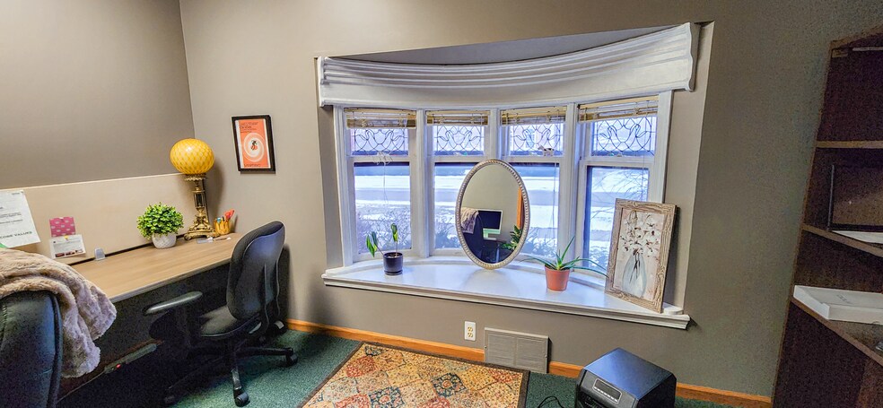 More Photos Of 1003 N Washington Ave, Lansing Office For Sale