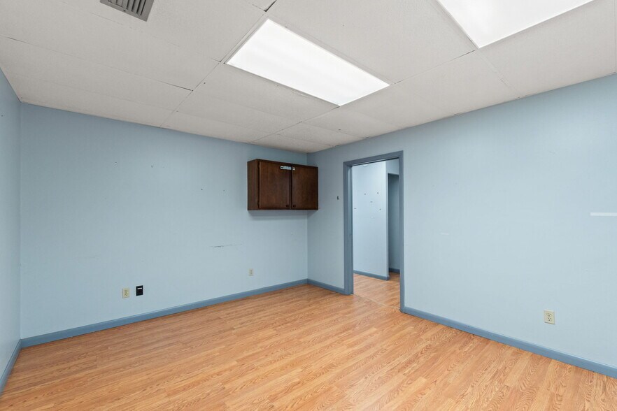 More Photos Of 215 W 6th St, Panama City Medical For Lease