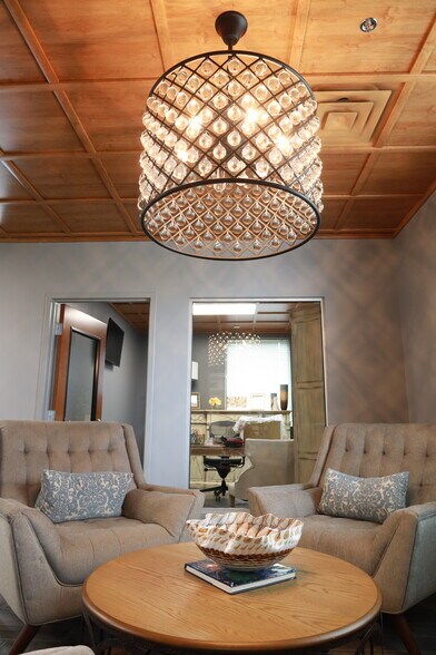 More Photos Of 17819 Commerce Dr, Westfield Warehouse For Sale