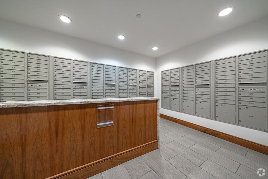 More Photos Of 9750 Crescent Park Cir, Orland Park Apartments For Lease