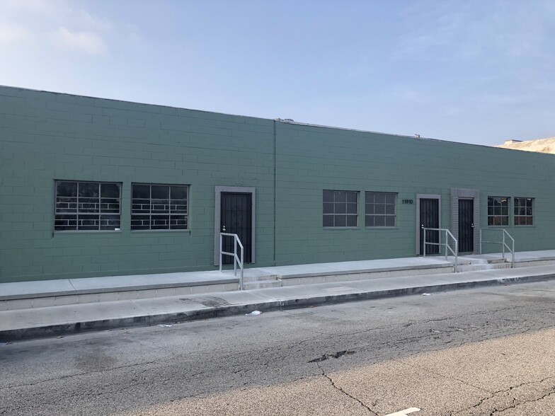 Primary Photo Of 11910-11912 Jefferson Blvd, Culver City Service For Lease