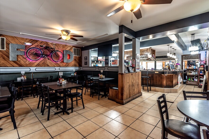 More Photos Of 5527 Oregonia Rd, Oregonia Restaurant For Sale