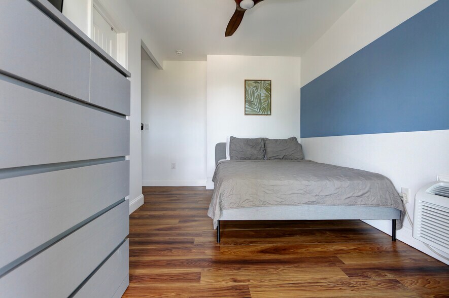 More Photos Of 5100 Atlantic Ave, Wildwood Hotel For Sale