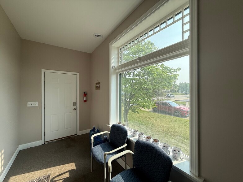 More Photos Of 34905 E Michigan Ave, Wayne Office For Sale