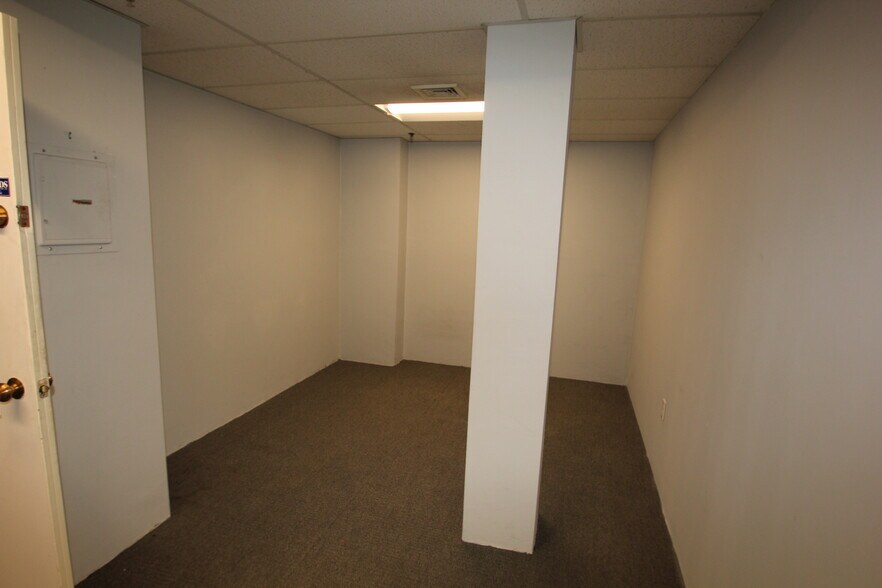 More Photos Of 274 Main St, Reading Office For Lease