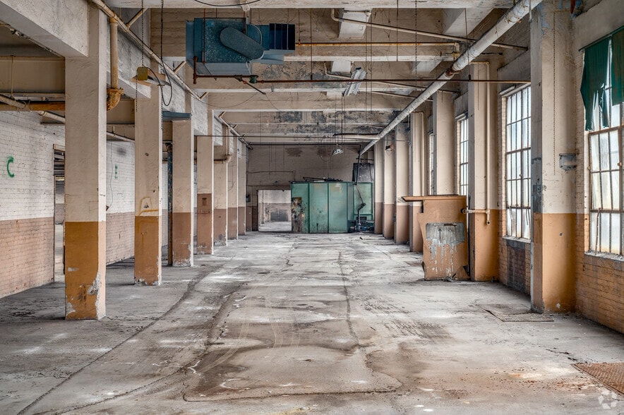 More Photos Of 4100 Payne Ave, Cleveland Warehouse For Lease