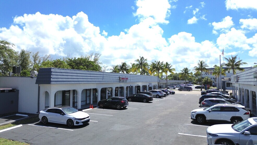More Photos Of 833 S Federal Hwy, Dania Unknown For Lease