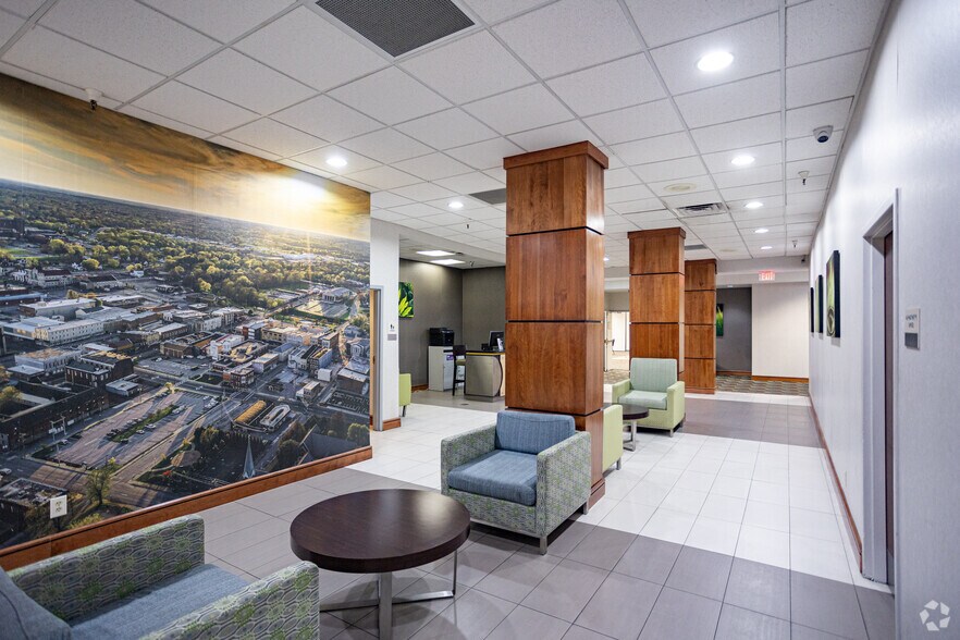 More Photos Of 2910 Fort Campbell Blvd, Hopkinsville Hotel For Sale