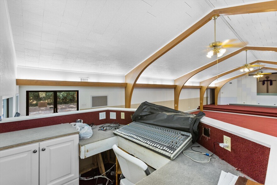 More Photos Of 201 Ragland St, Palestine Religious Facility For Sale