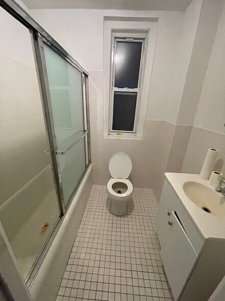 More Photos Of 305-311 W 57th St, New York Apartments For Lease
