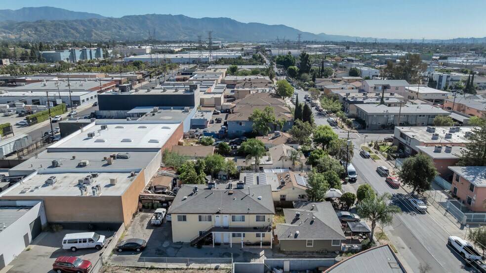 More Photos Of 11853 Hart St, North Hollywood Multifamily For Sale