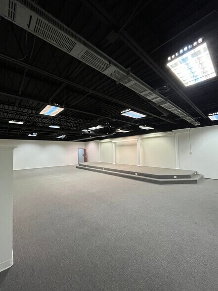 More Photos Of 6042-6066 Channingway Blvd, Columbus Unknown For Lease