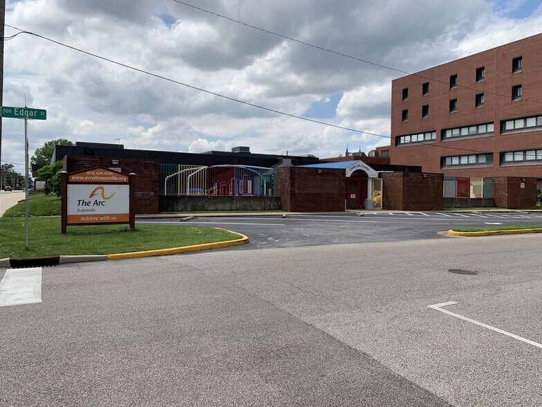 More Photos Of 615 W Virginia St, Evansville Medical For Sale