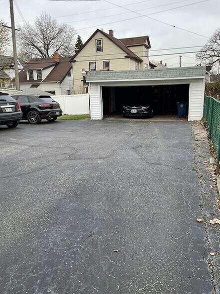 More Photos Of 3127 West Blvd, Cleveland Apartments For Sale