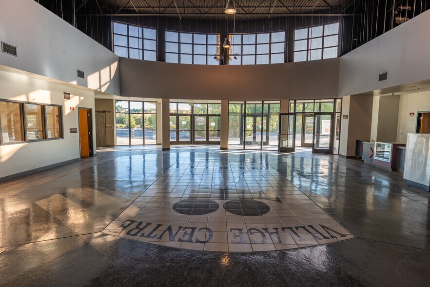 More Photos Of 1085 SE Bishop Blvd, Pullman Specialty For Sale