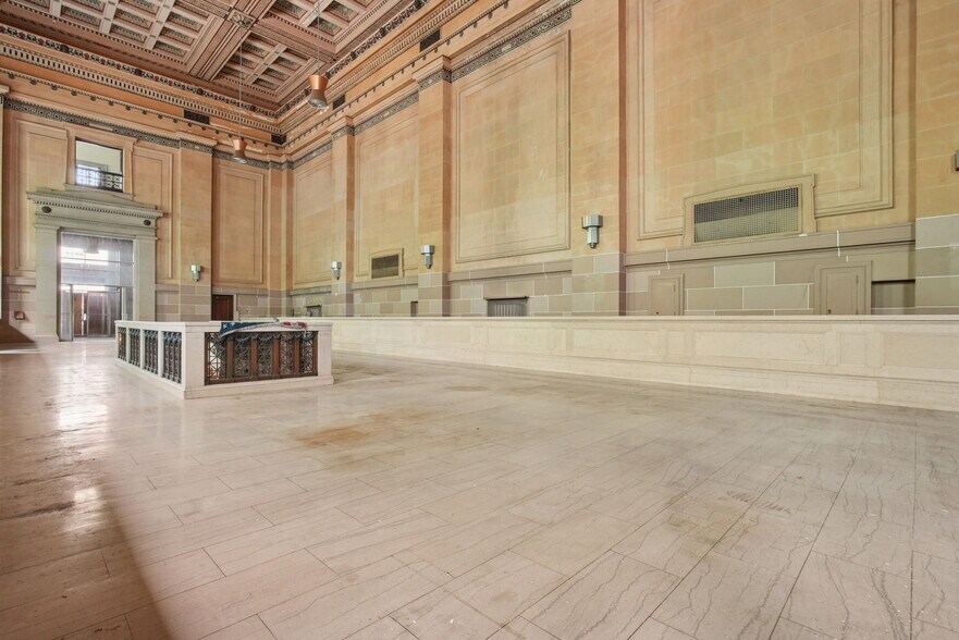 More Photos Of 167 S High St, Columbus Office For Sale