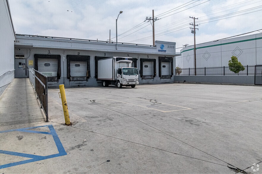 More Photos Of 3305 E Vernon Ave, Vernon Refrigeration Cold Storage For Lease