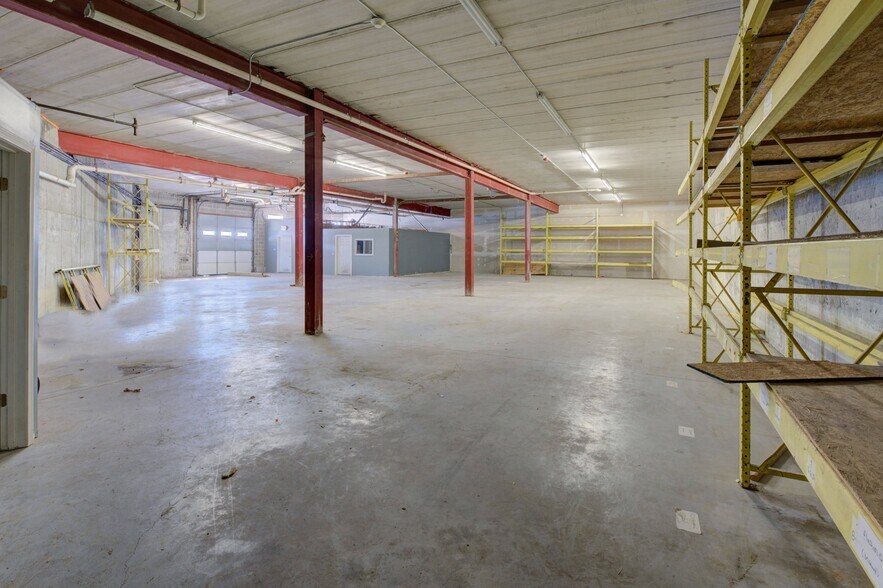 More Photos Of 555 Atwood Ave, Cranston Flex For Lease